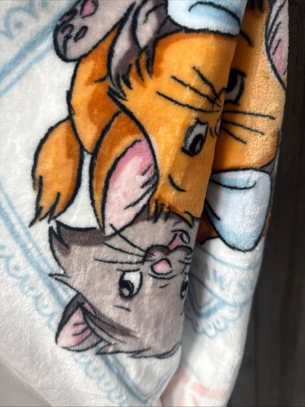 New Disney's The Aristocats Marie, Toulouse & Berlioz White Plush Throw Blanket - Picture 6 of 6
